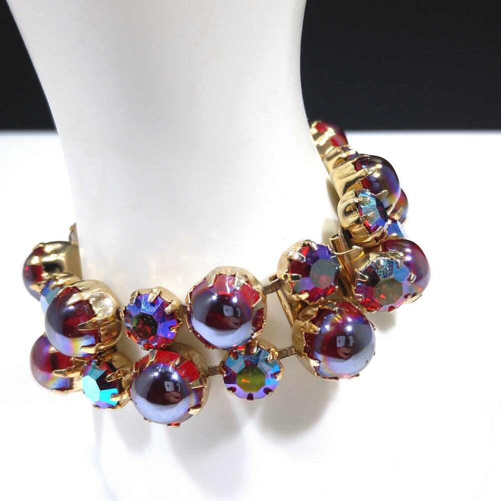 Mid-Century Red Aurora Borealis Rhinestone Cabochon Bracelet, Gold Plate Vintage - Picture 2 of 10
